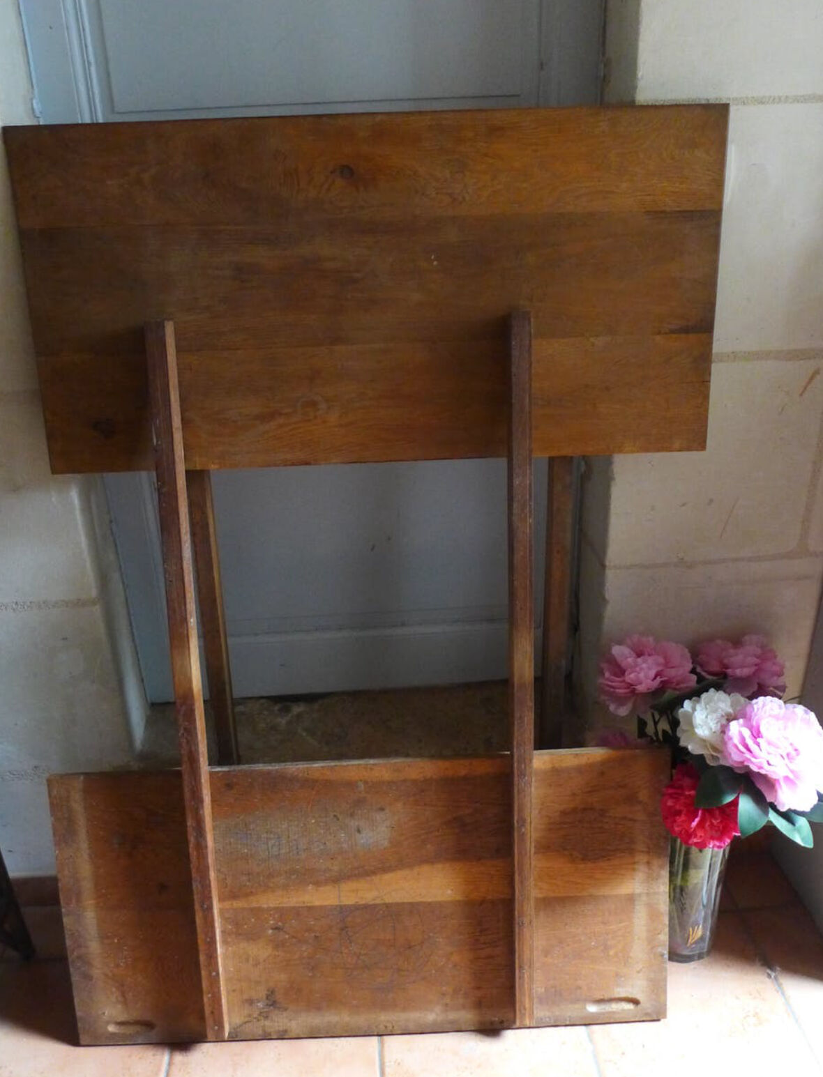 Extendable farm table