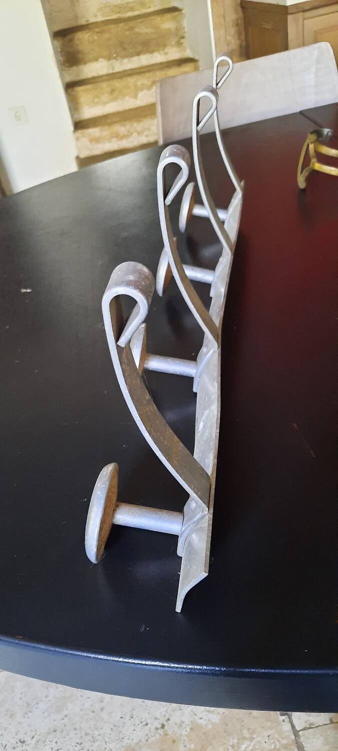 Aluminum wall coat rack