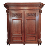 Large oak wardrobe from the early 18th century.