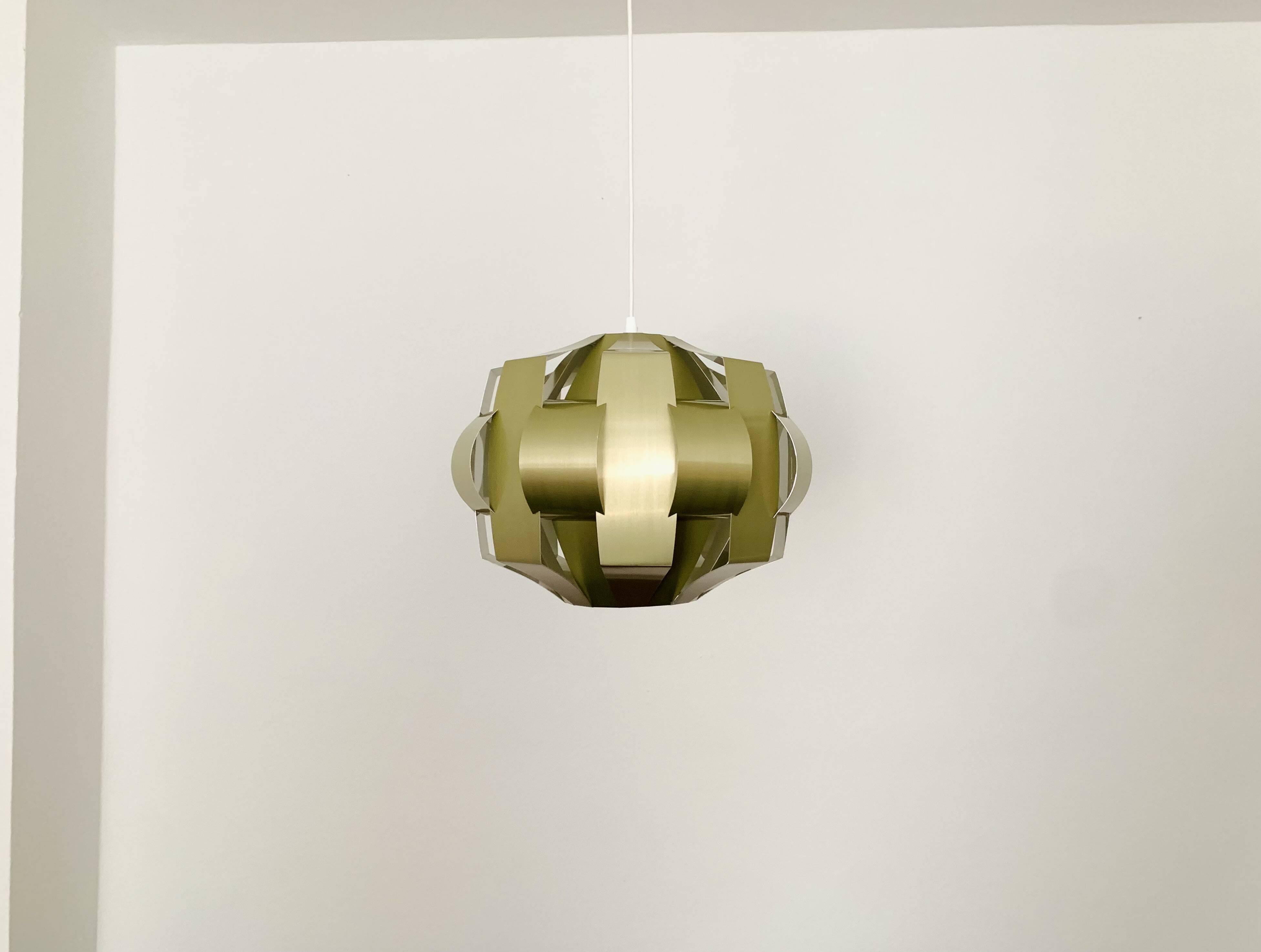 Suspension en métal origami