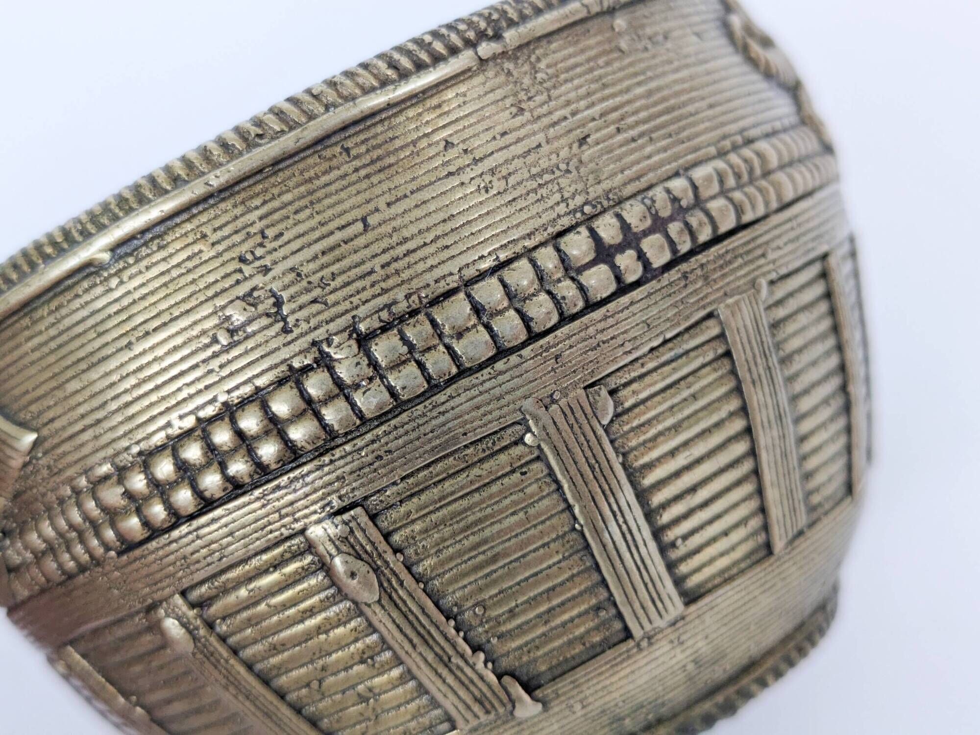 Vintage Brass Bowl Fish Scorpion Woven Texture
