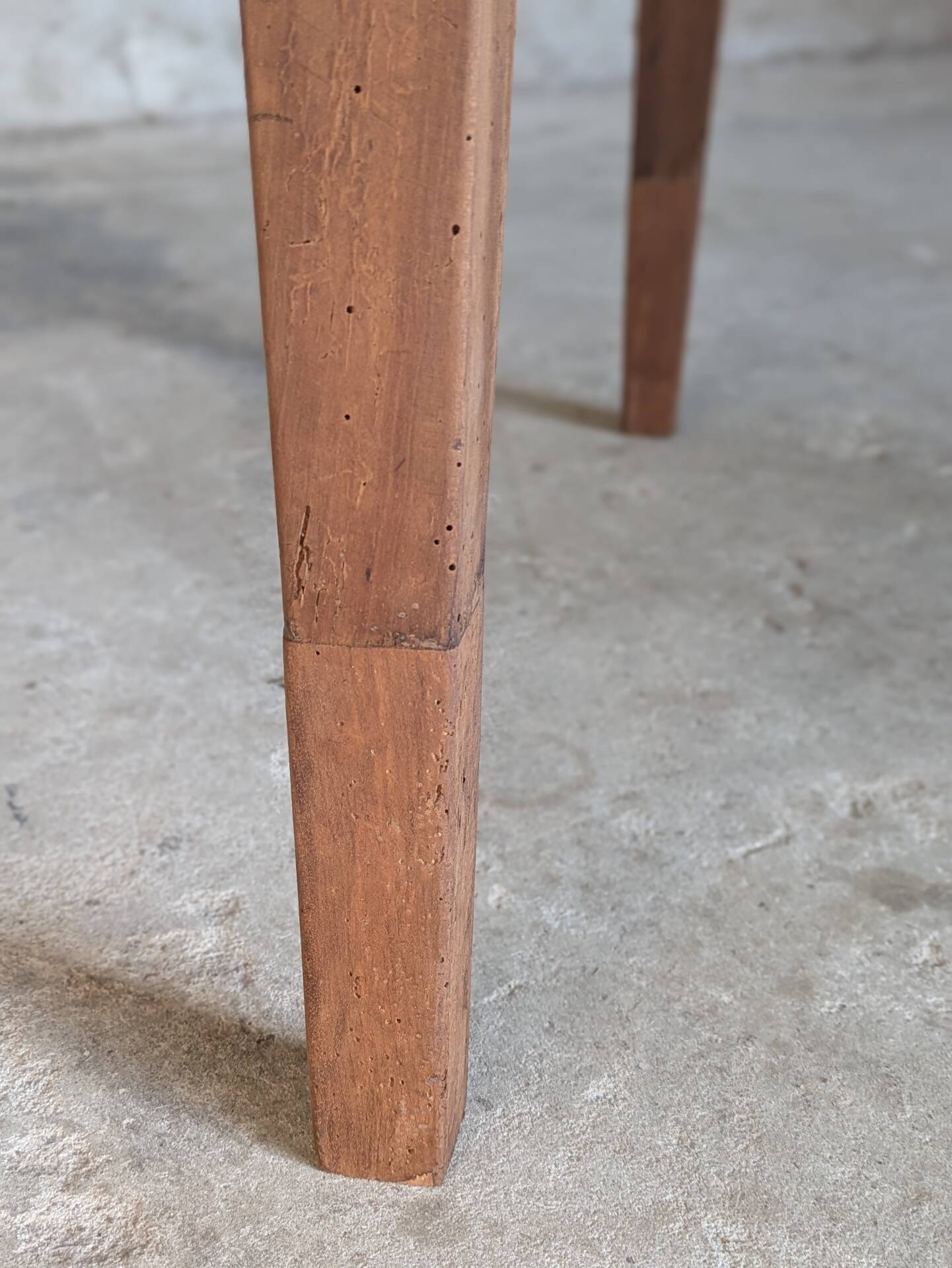 Farm table
