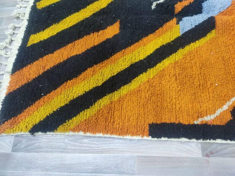Handmade Moroccan rug 250cm x 150cm