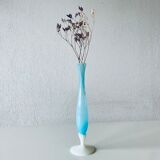 Vase ancien en opaline bleue et blanche