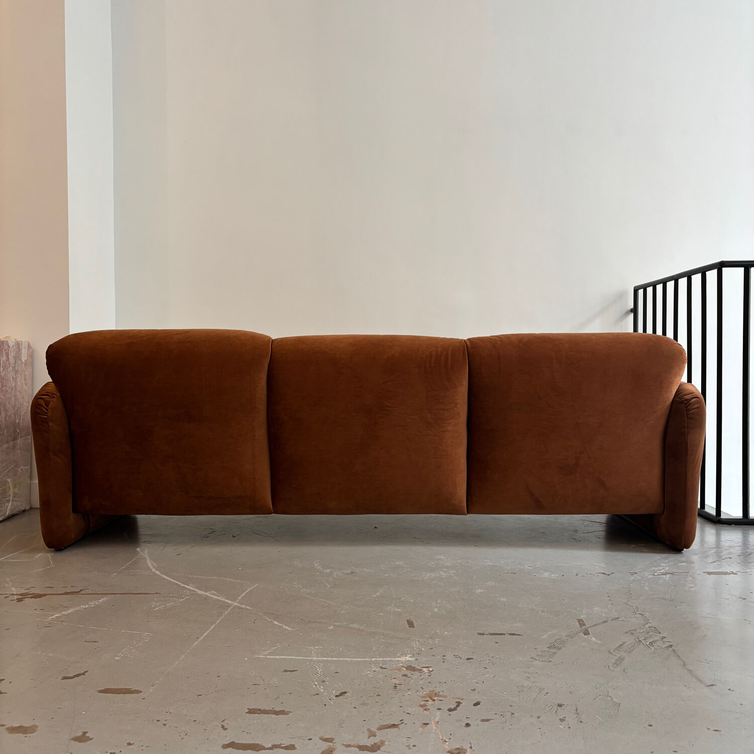 Maralunga 3-seater sofa in brown velvet