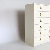 1970s eight-drawer chest of drawers