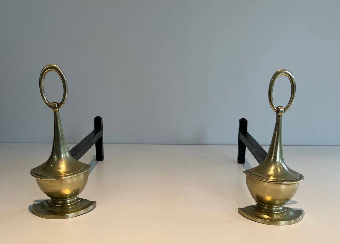 Paire de Chenets en Bronze Néoclassiques en Forme de Lampes Antiques à Anne