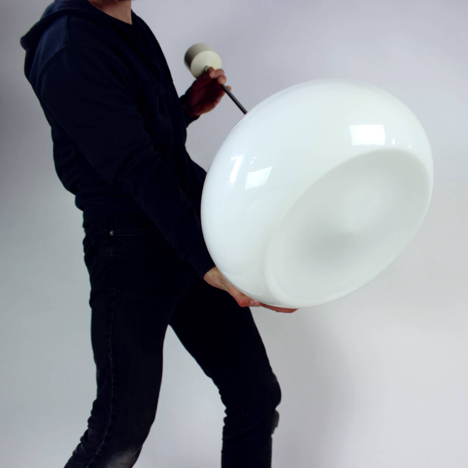 Grand plafonnier en opaline blanche, Tchécoslovaquie, années 1960