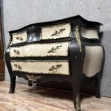 Curved Louis XV Baroque style chest of drawers in lacquered wood