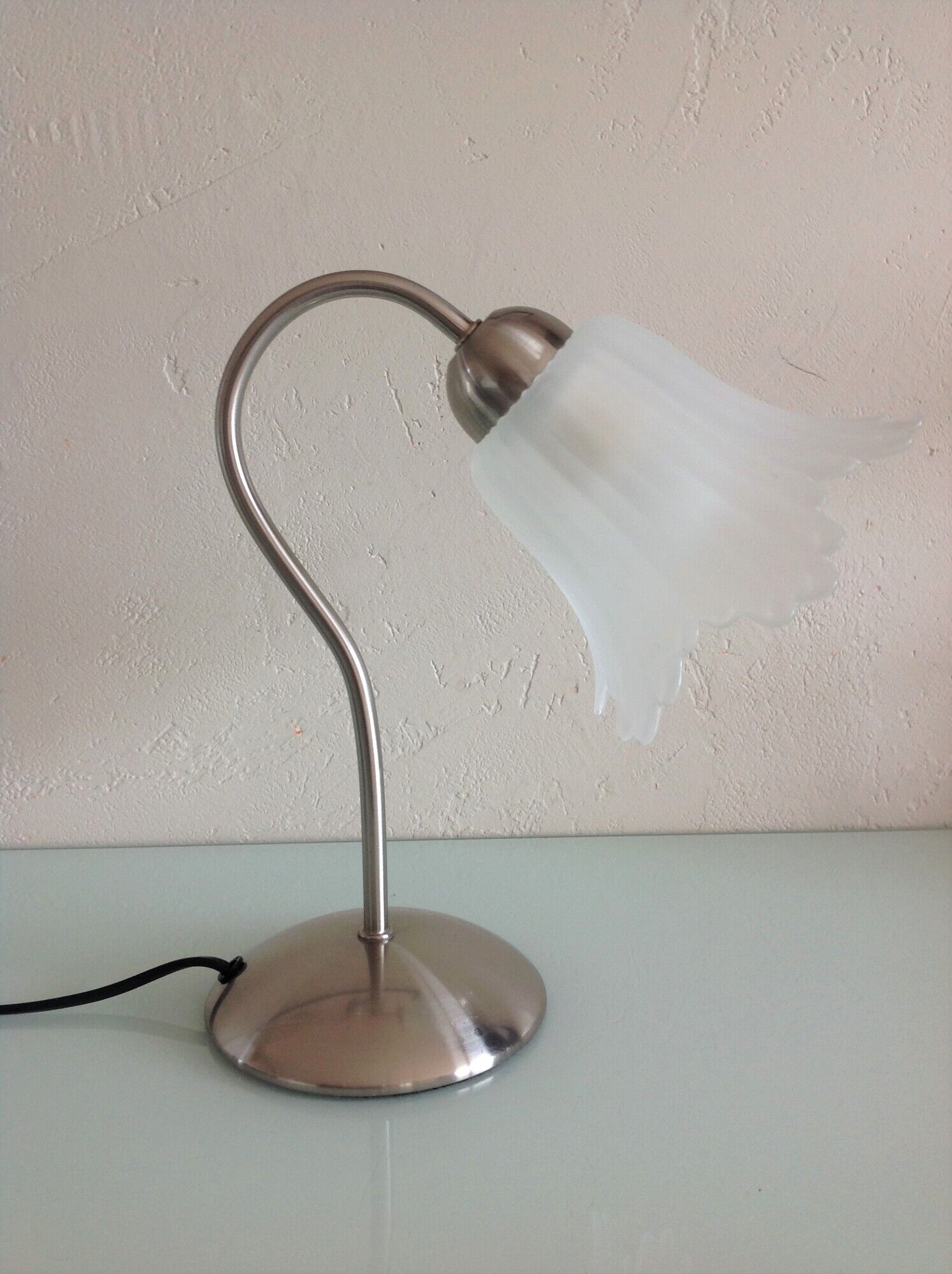 Bedside lamp in metal and frosted glass art deco style