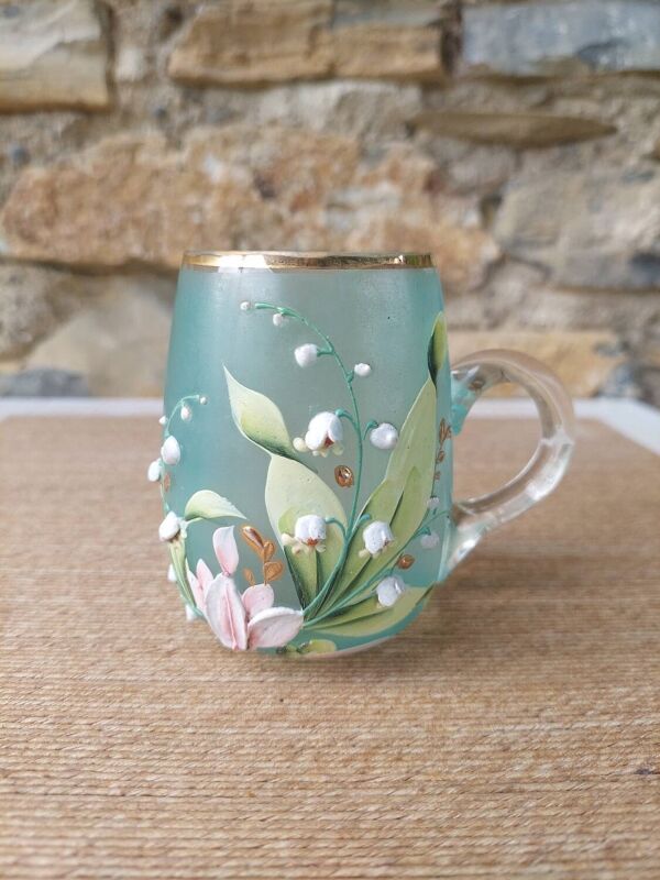 Tasse/choppe en verre émaillé