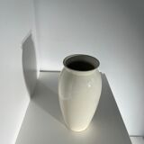 Oblong vase in white ceramic Vintage Habitat