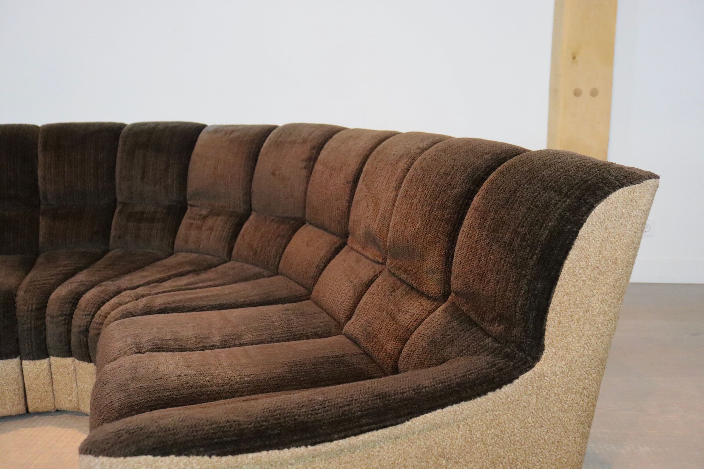 Midcentury seventies ‘snake harmonica’ modular sofa