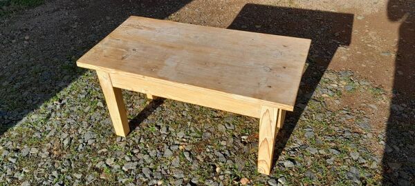 Petite table basse ancienne