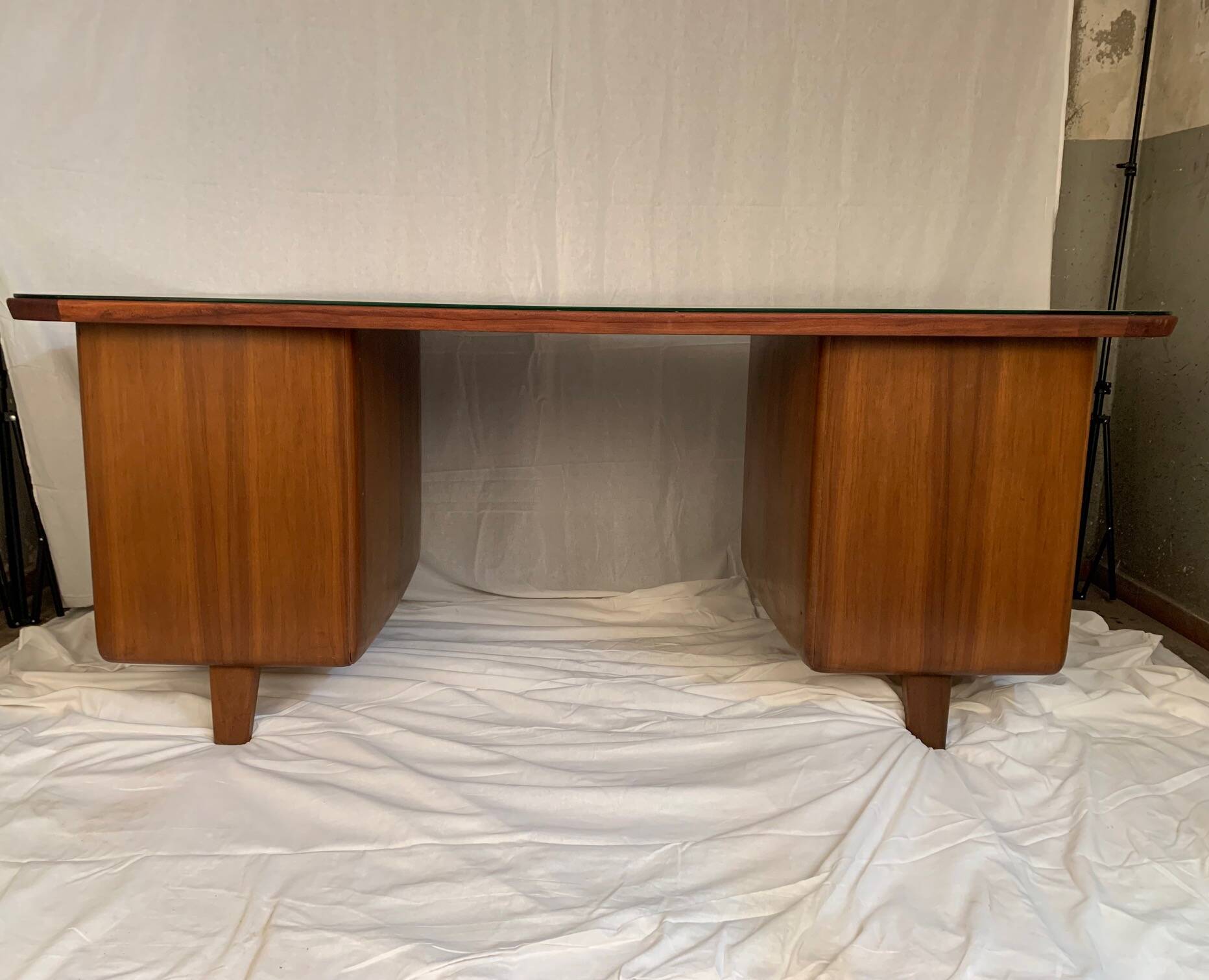 Desk designed by Gunnar Ericsson, Atvidaberg, Facit AB Buromöbel Zurich, Sweden, 1950s