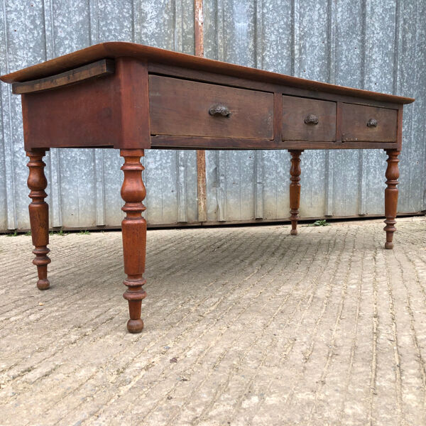 Table ancienne Louis Philippe en cerisier massif et chêne  à 3 tiroirs