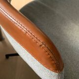 Desk chair