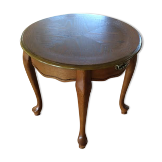 Round coffee table