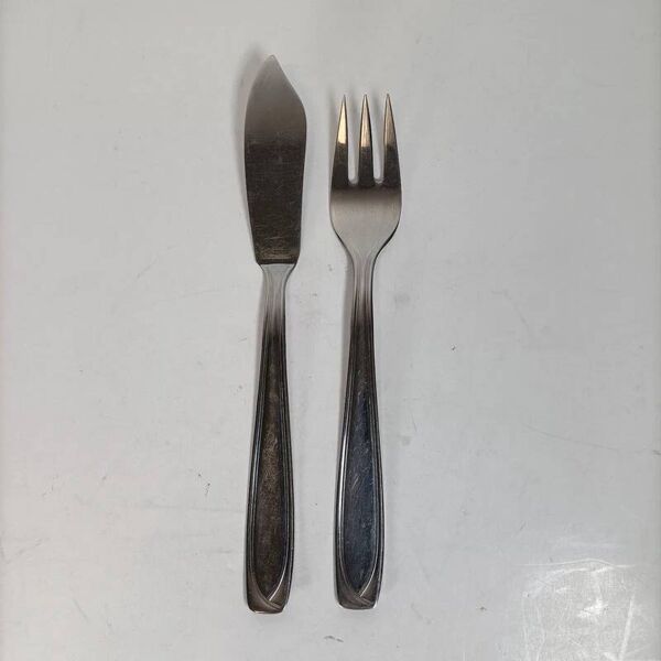 Service à poisson vintage 24 pièces avec coffret toile de Jouy – métal