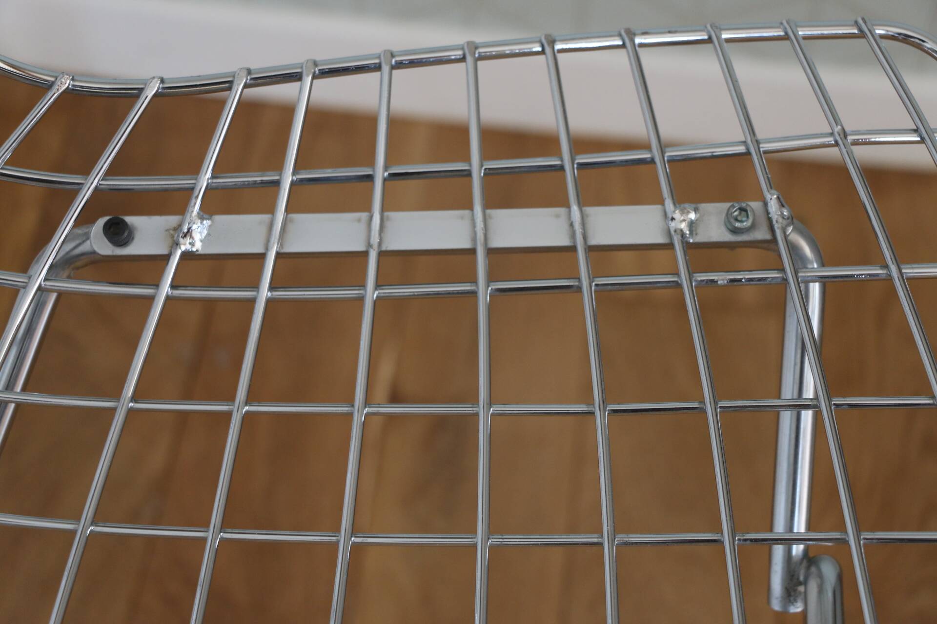 4 chrome Bertoia chairs with cushion