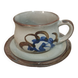 Cups + saucers