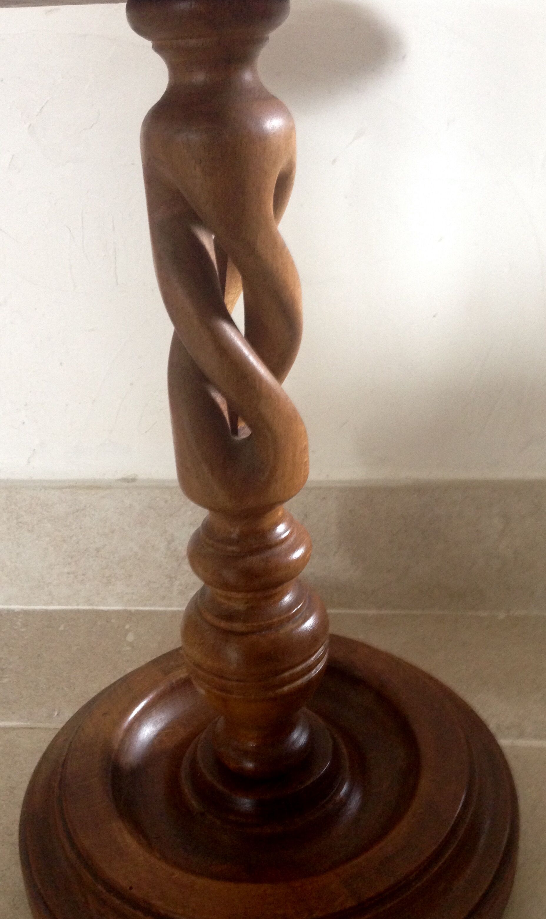 Ashtray on foot and tablet