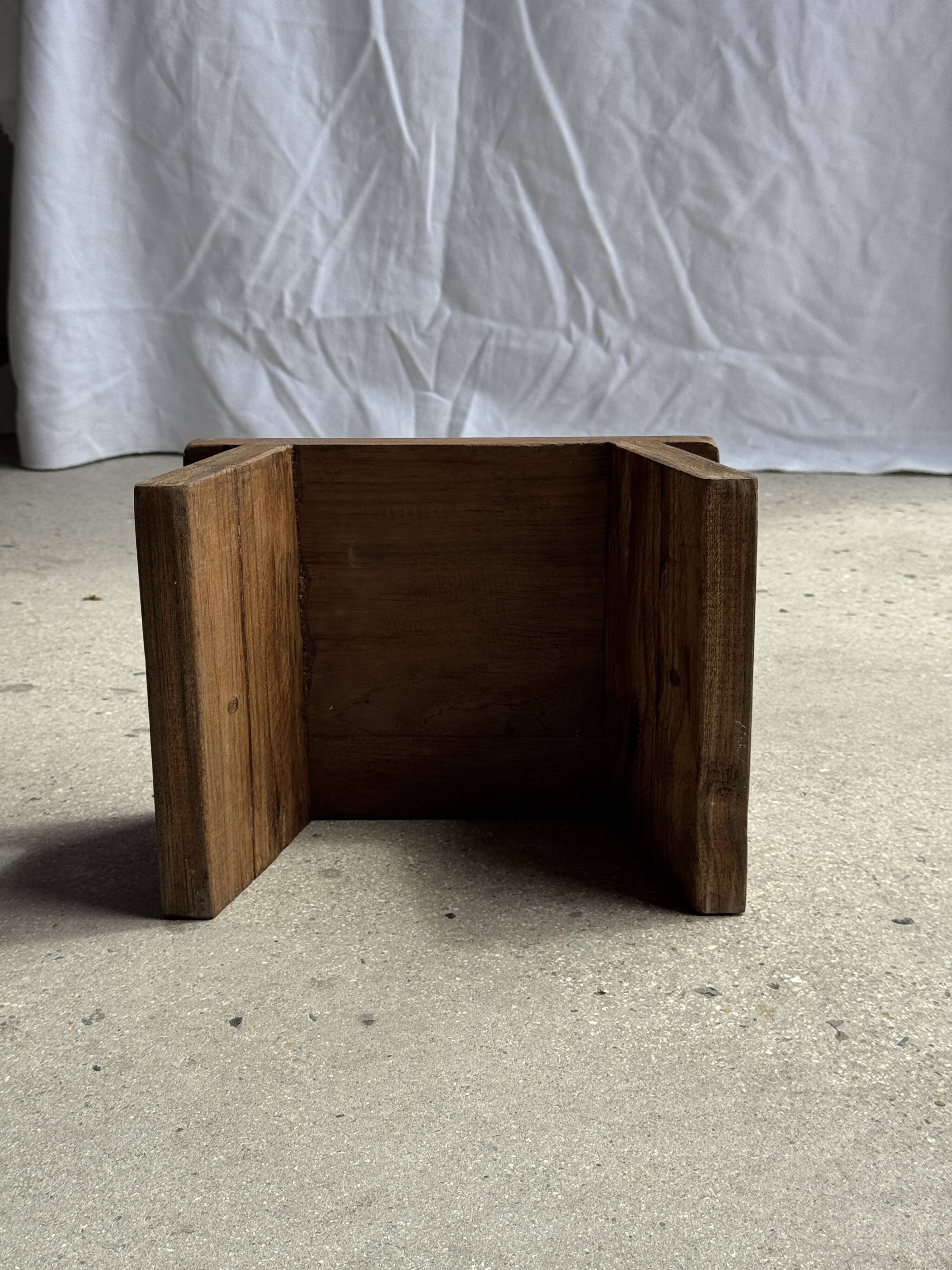Small stool, auxiliary teak stool, Indonesian footrest H15