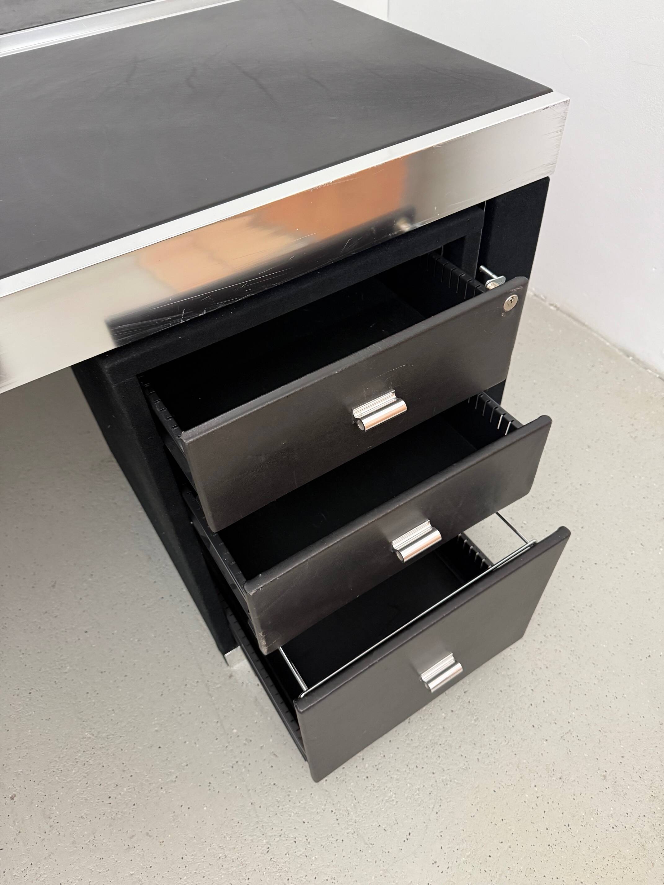 Guido Faleschini For Mariani, L-shaped Leather and Steel Desk, Italy 1970s