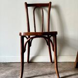 Bistro chair in curved beech and embossed seat