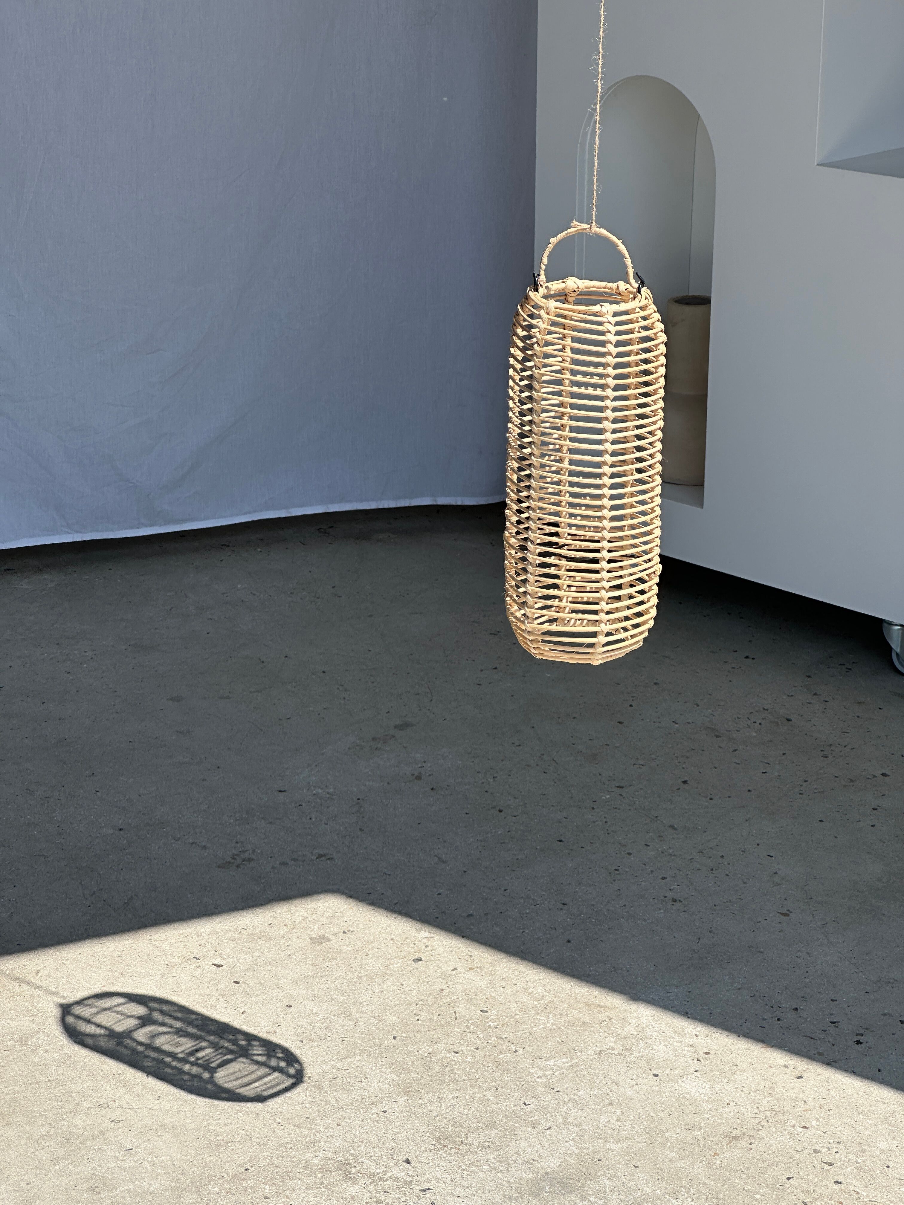 Small lantern-shaped rattan suspension H35 D15