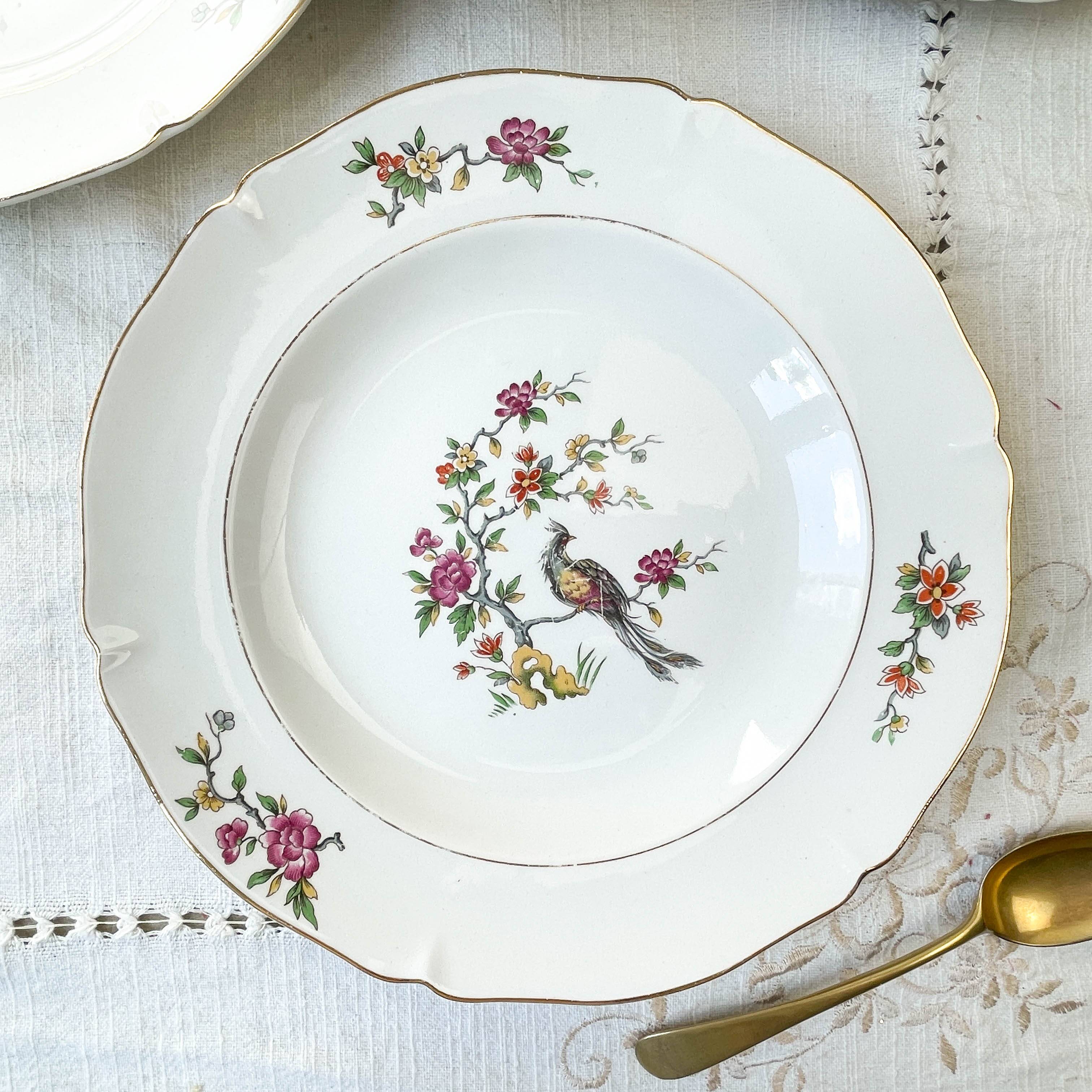 7 assiettes creuses en porcelaine française céranord modèle "regence" motif oiseau de paradis