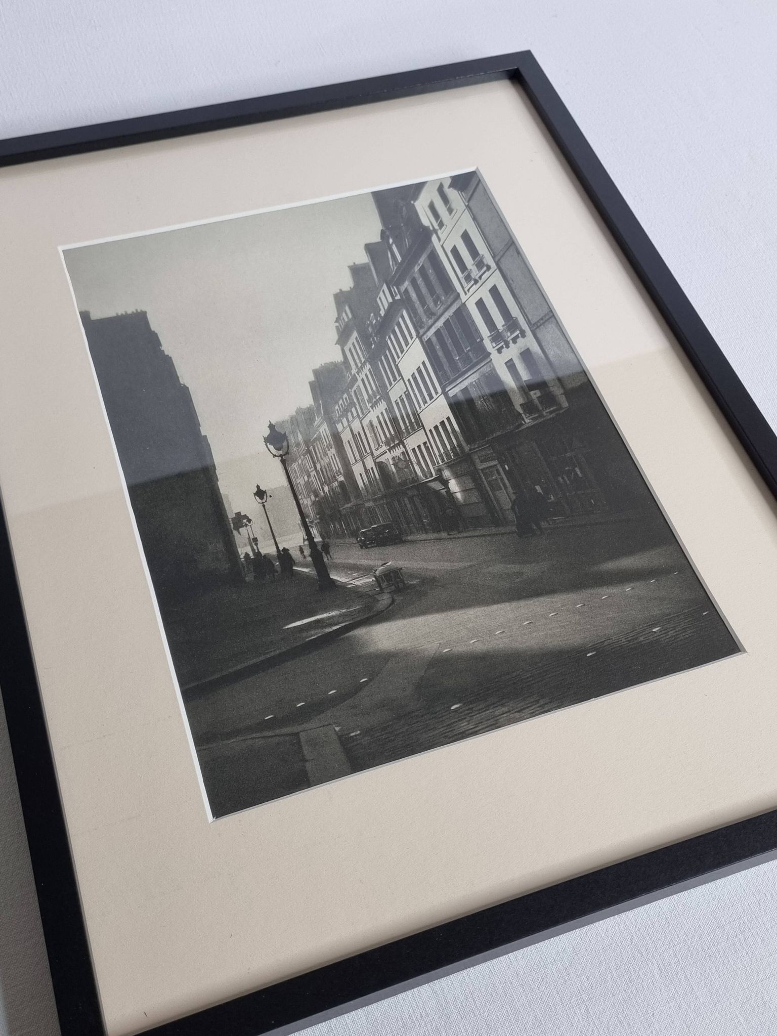 Rémy Duval – Rue de l'Île Saint-Louis, photoengraving from 1946 – Framed under glass