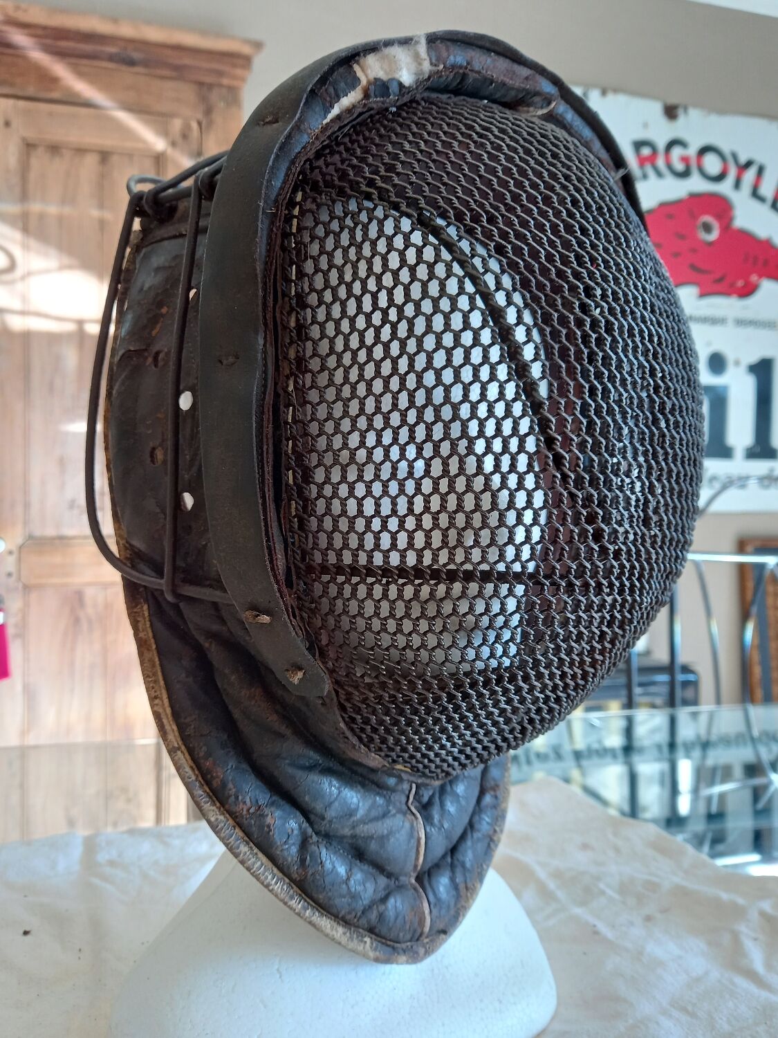 Fencing mask and ferret