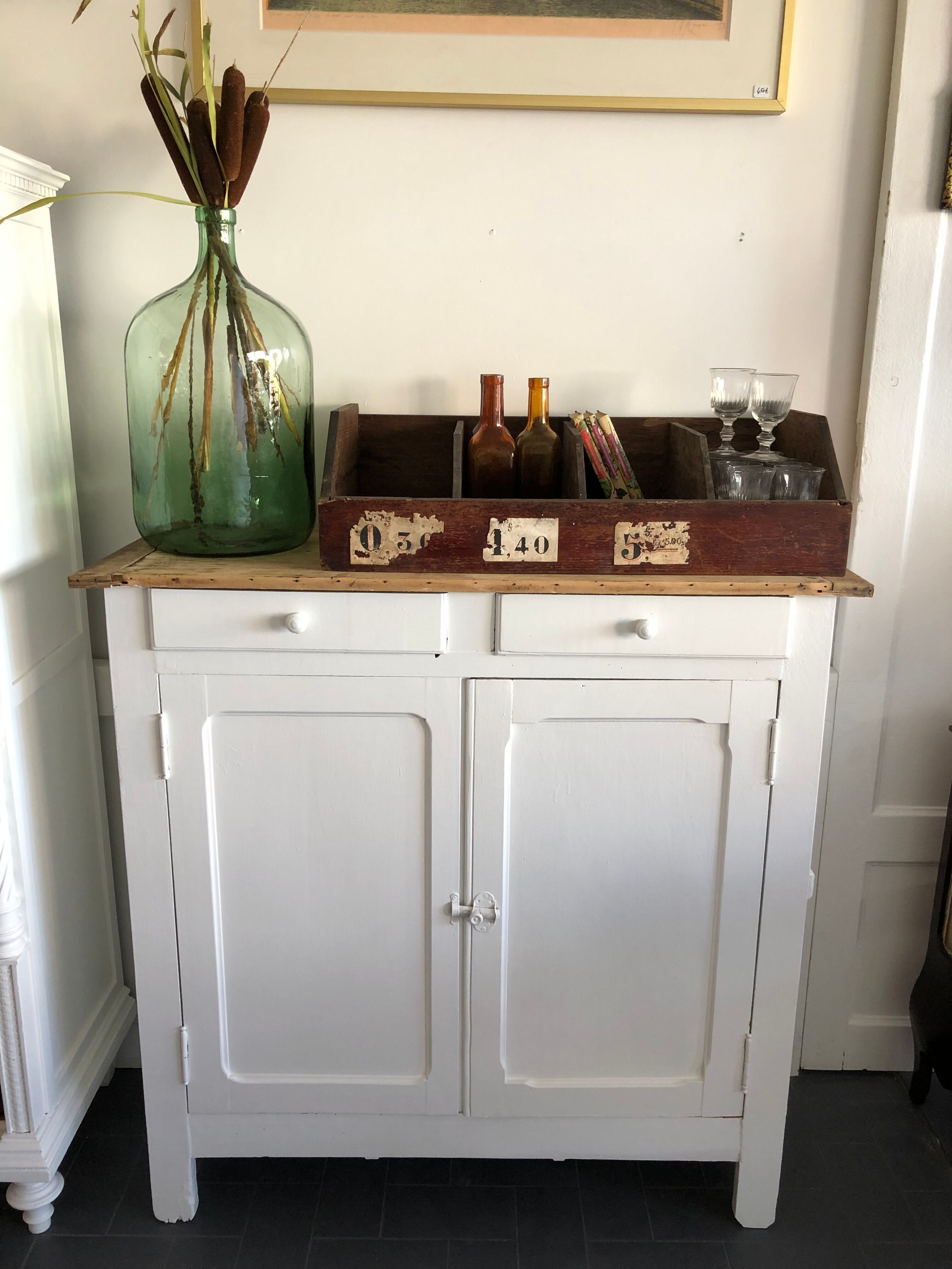 Old wooden grocery crate