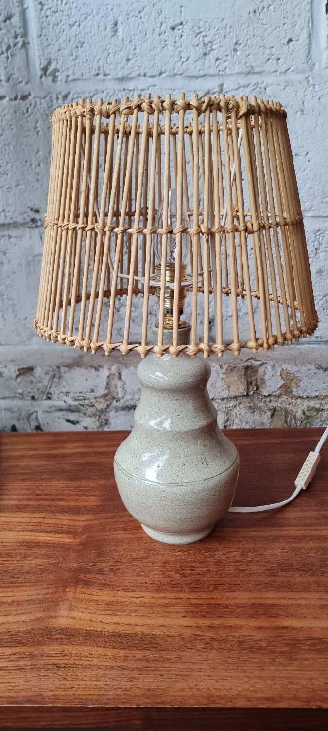 Marsh sandstone lamp