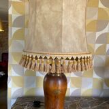 Table lamp with lampshade