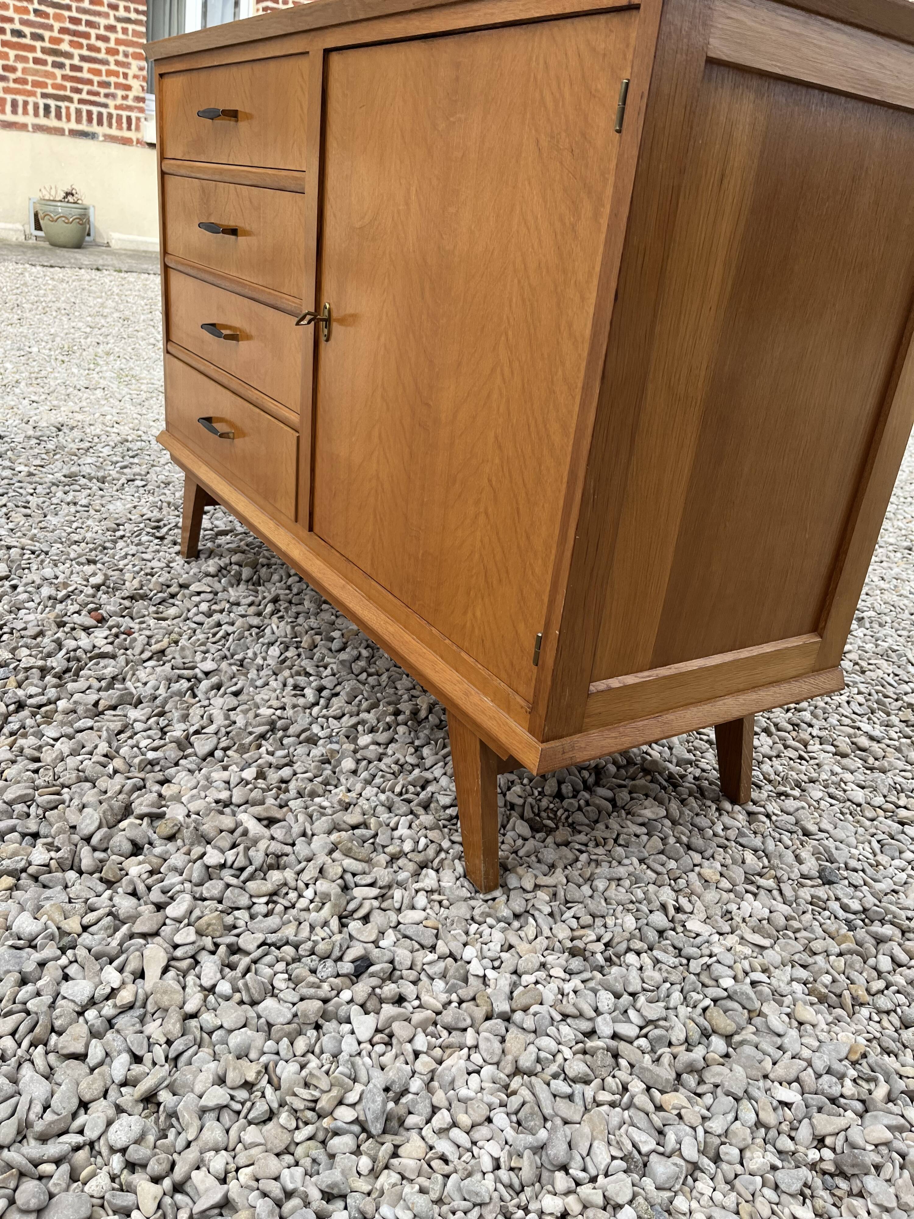 Commode vintage pieds compas