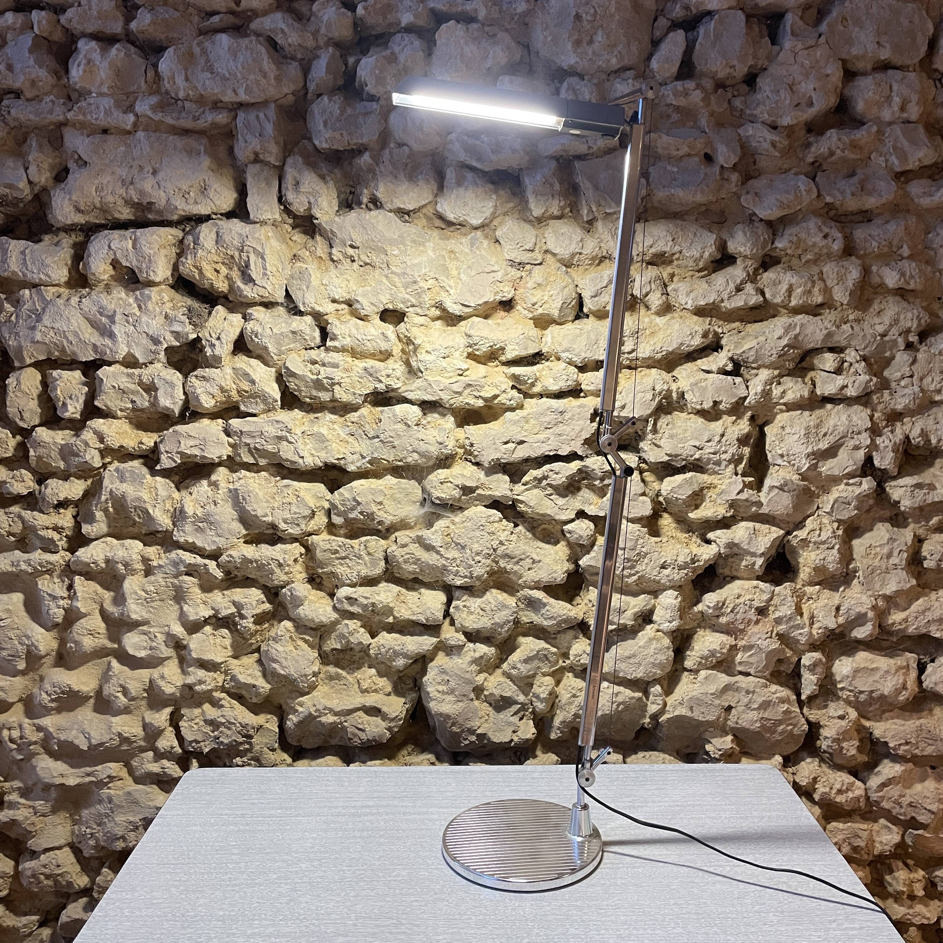 Architect's lamp - Artemide - Tolomeo video