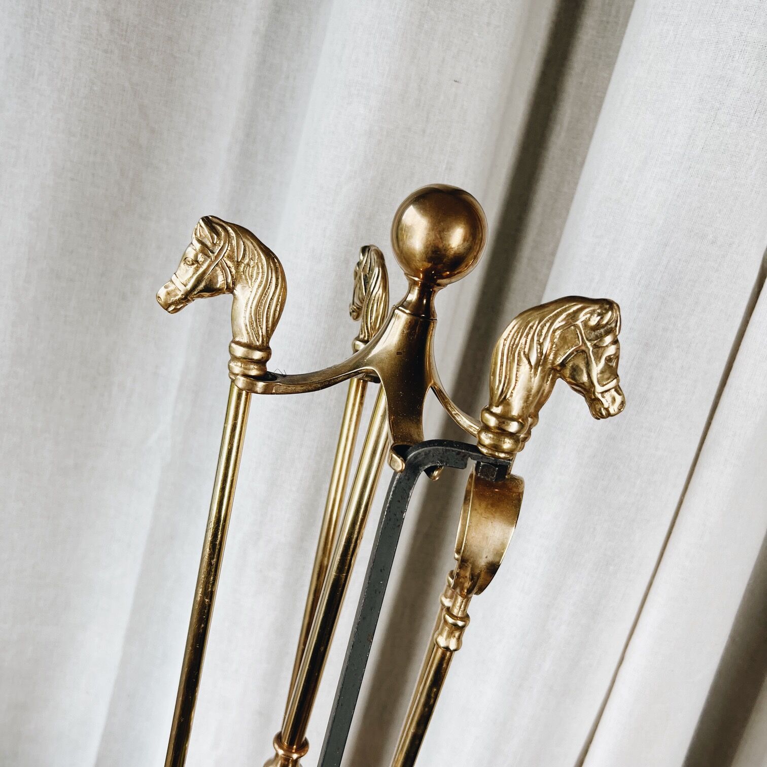 Chimney servant "horse"