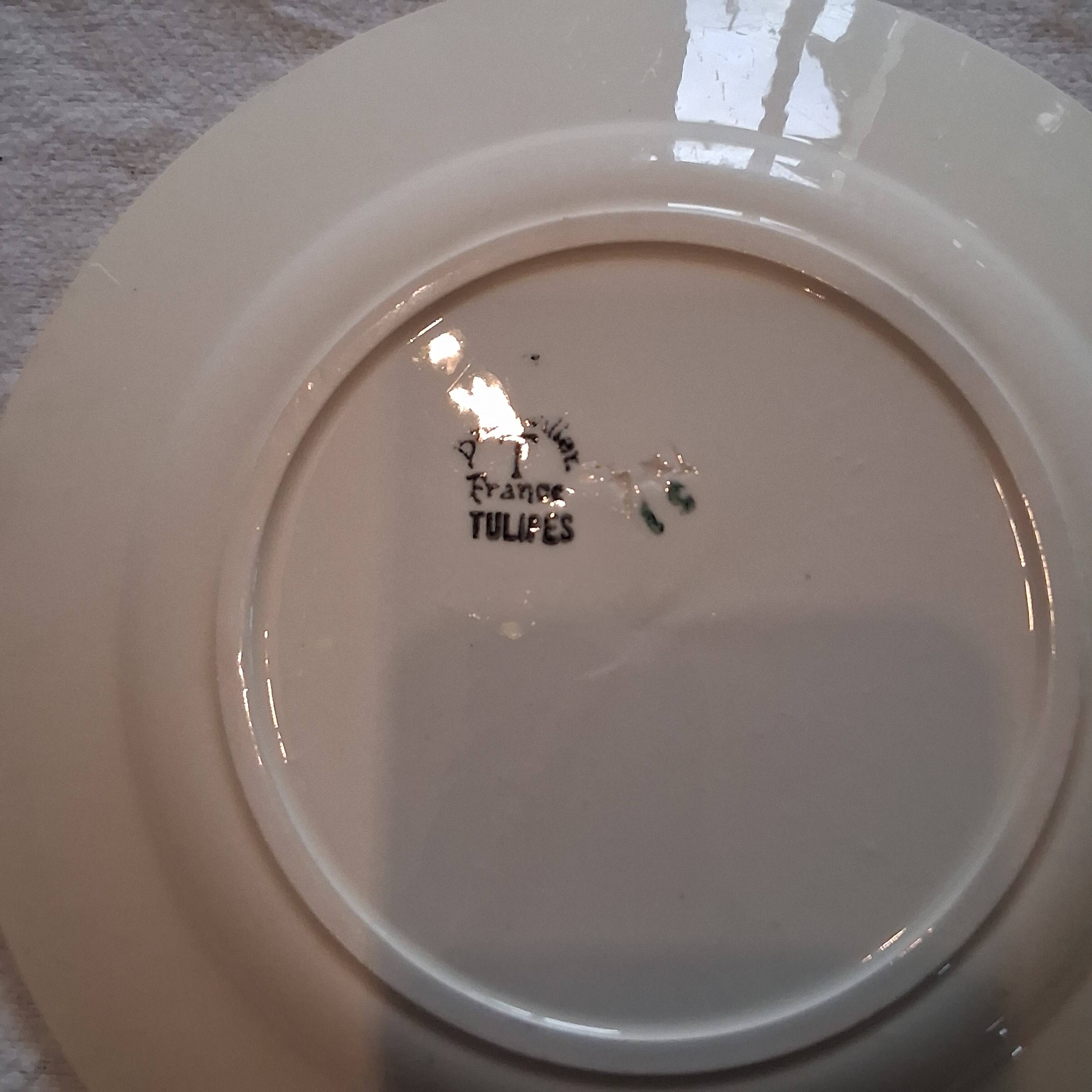 Old flat plate from Badonvillier in good condition.