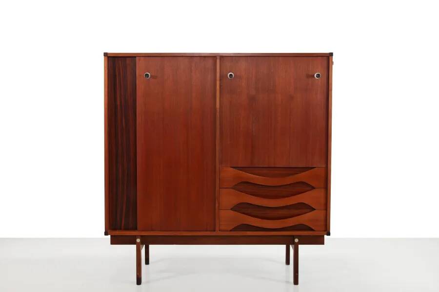 Buffet haut de design moderniste italien en teck et palissandre, 1960