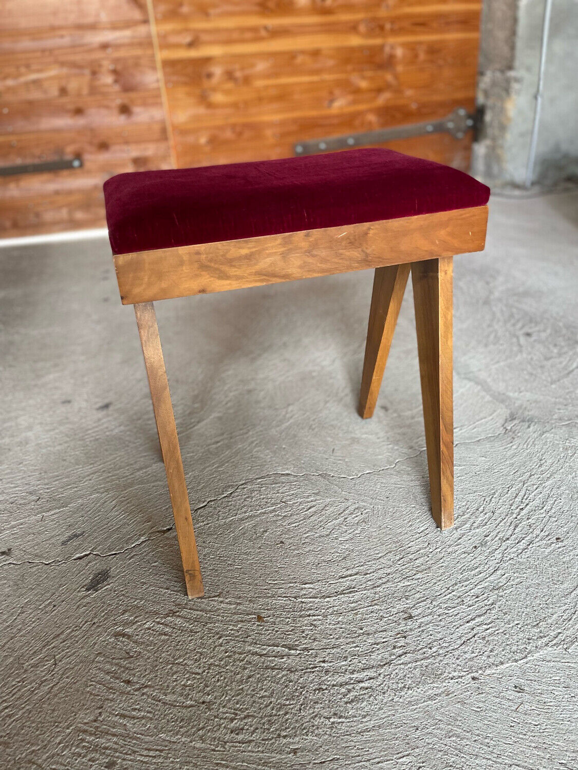 Piano stool in wood and velvet 1970's