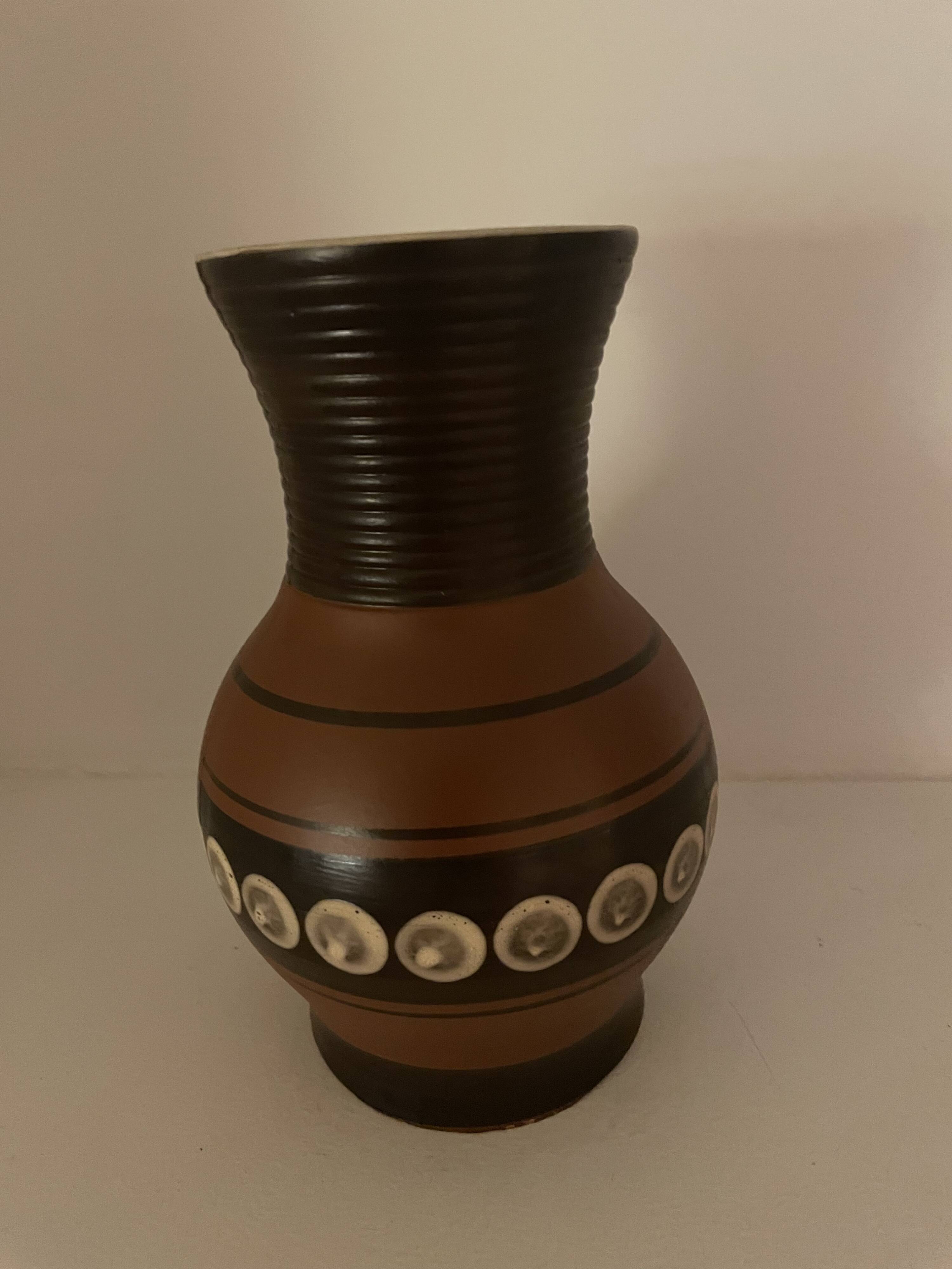 Set of 18 decorative items