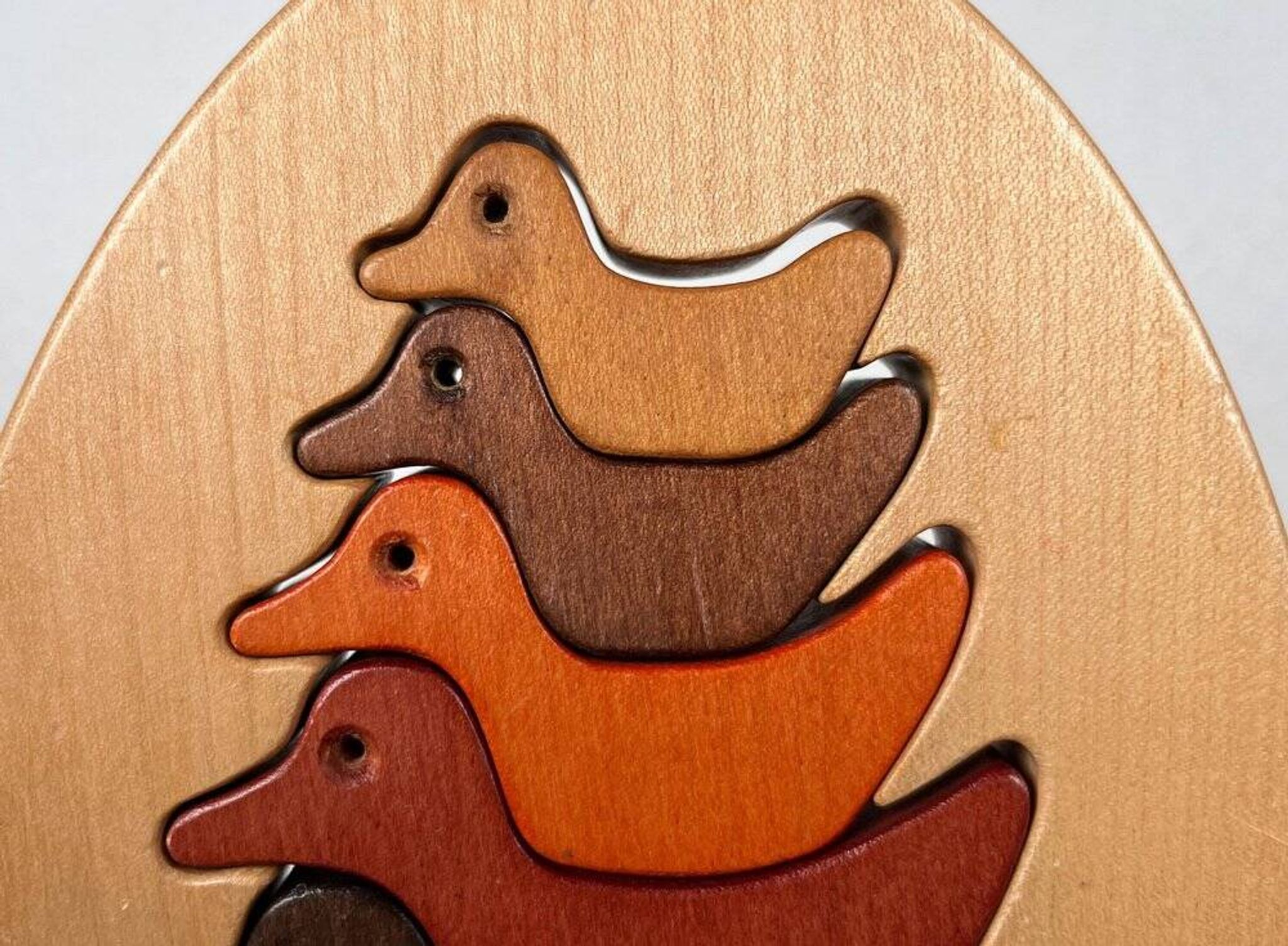 Puzzle en bois vintage avec figurines de canards