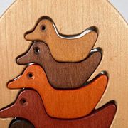 Puzzle en bois vintage avec figurines de canards