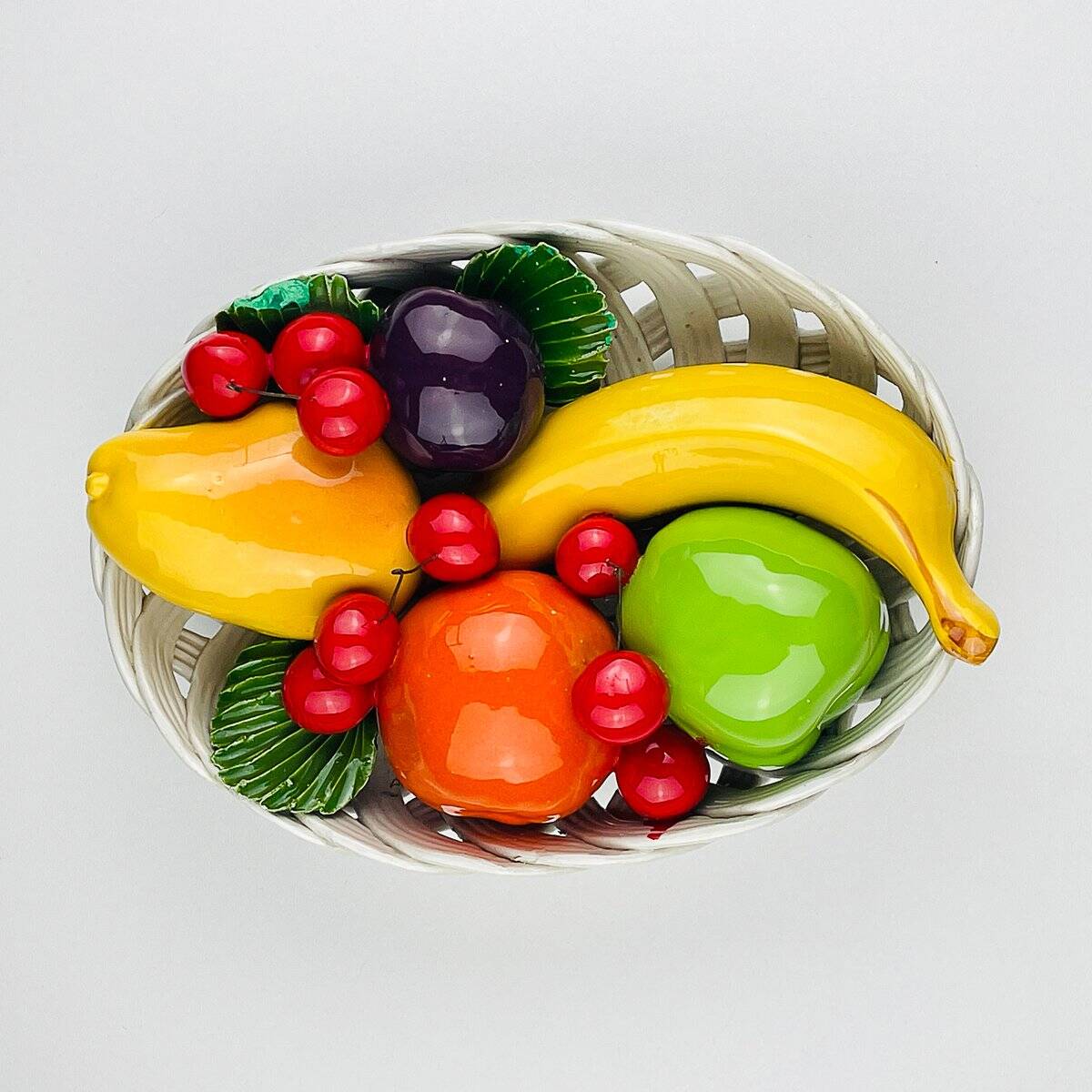 Vintage Italian ceramic fruit basket from the mid-20th century, 1980s.