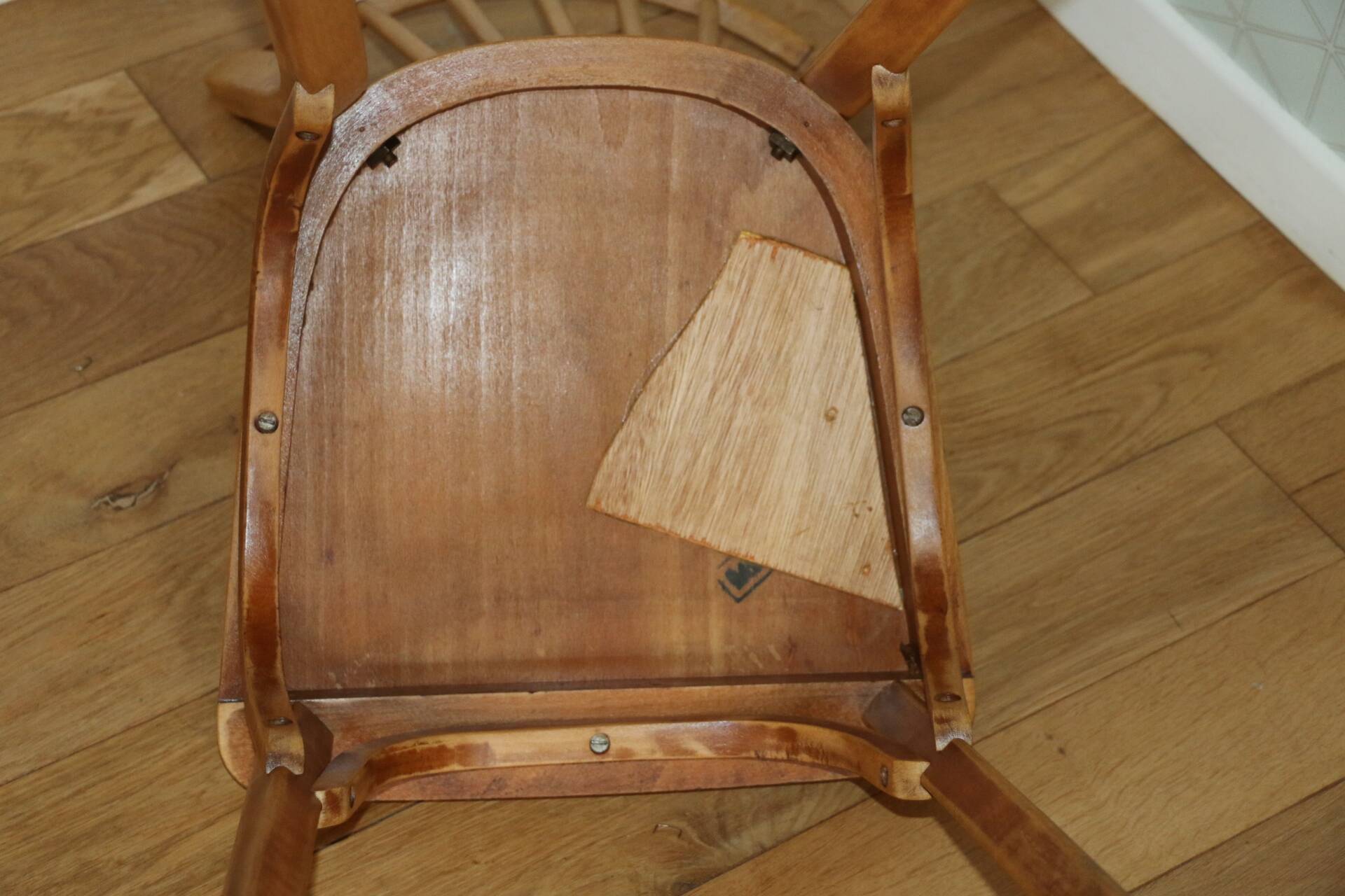 Set of 4 Baumann N°12 medium beech chairs