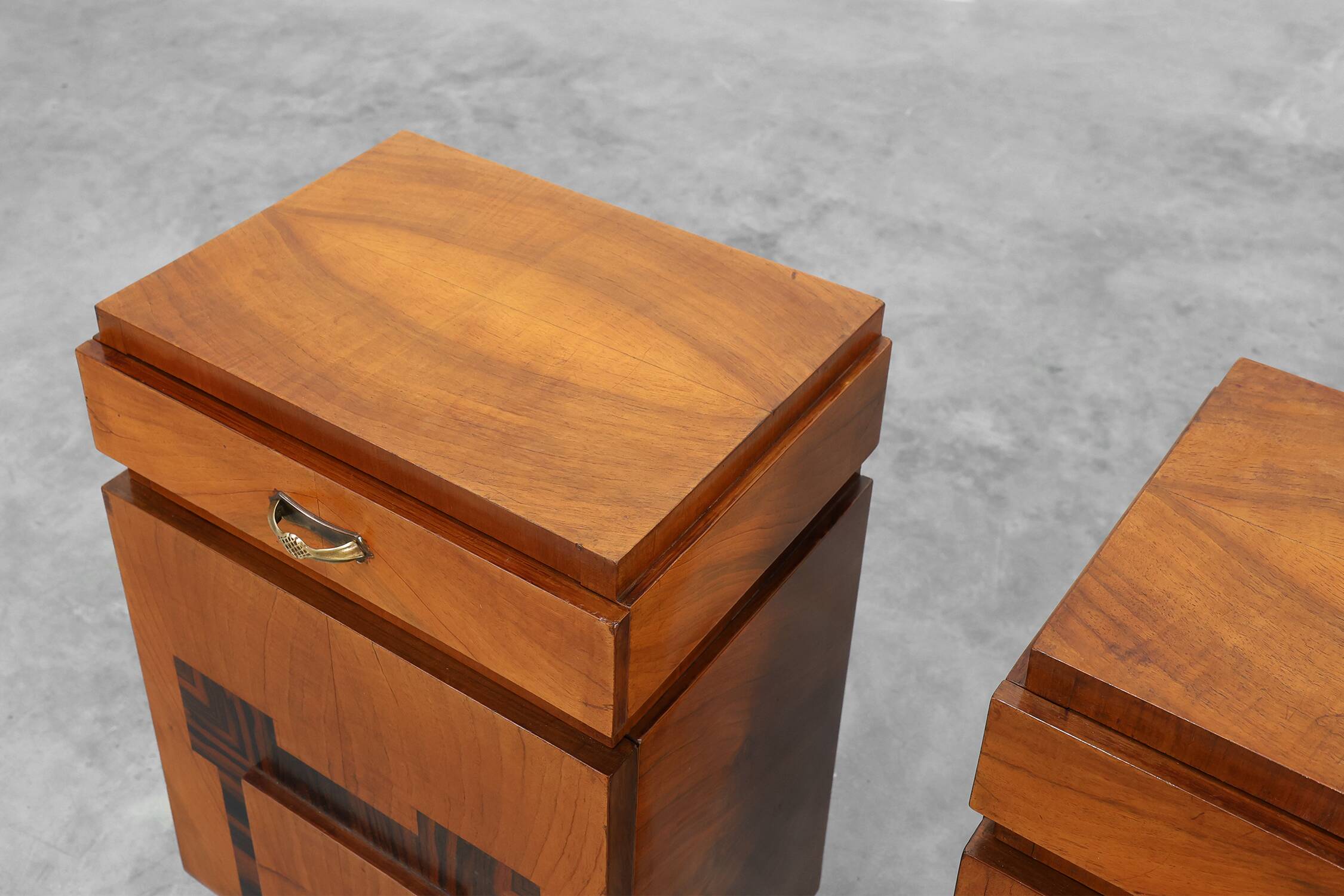 Set of Two Geometric Art Deco Wooden Nightstands, Italy 1920s