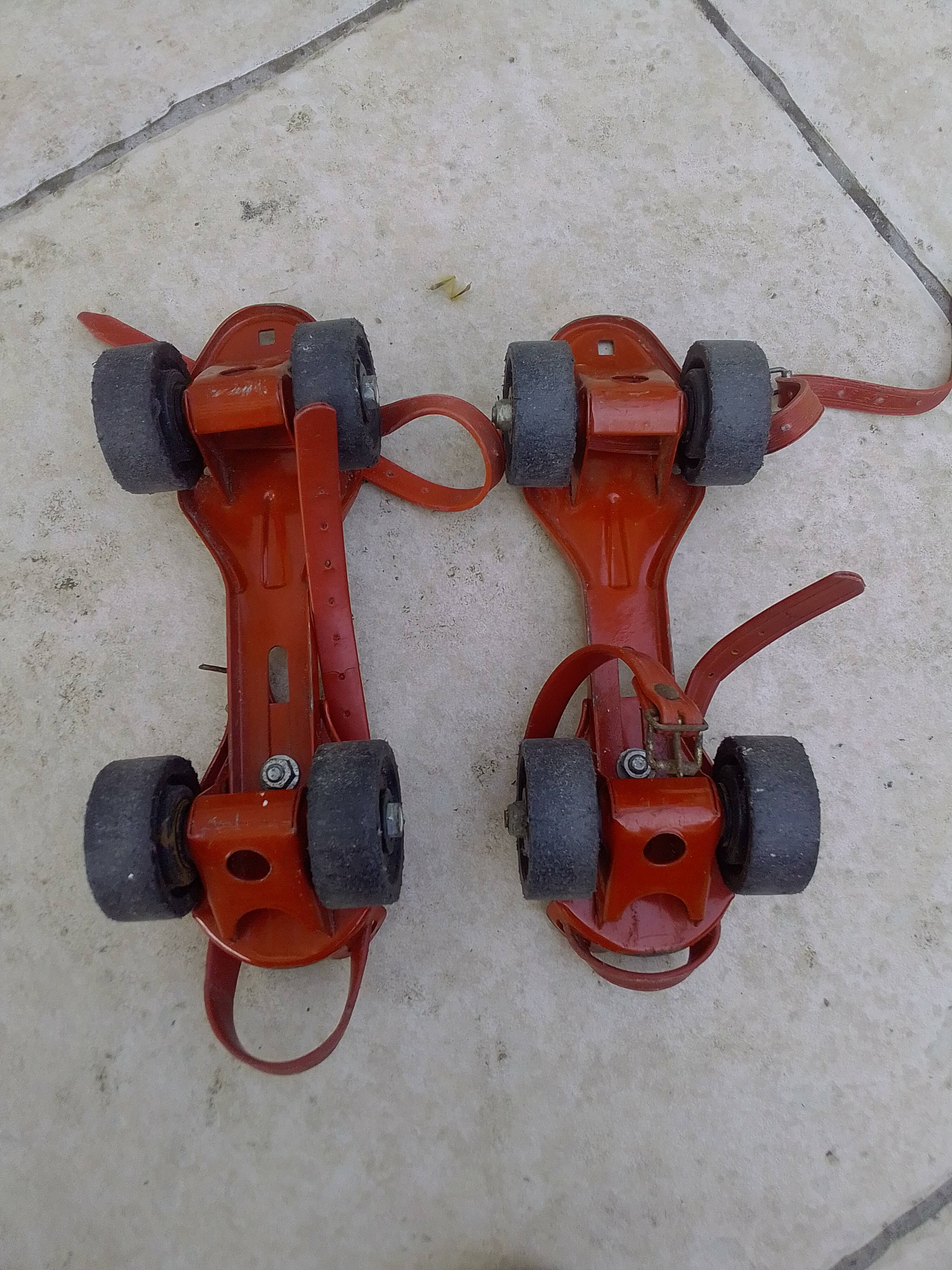 Paire de patins a a roulettes mistral