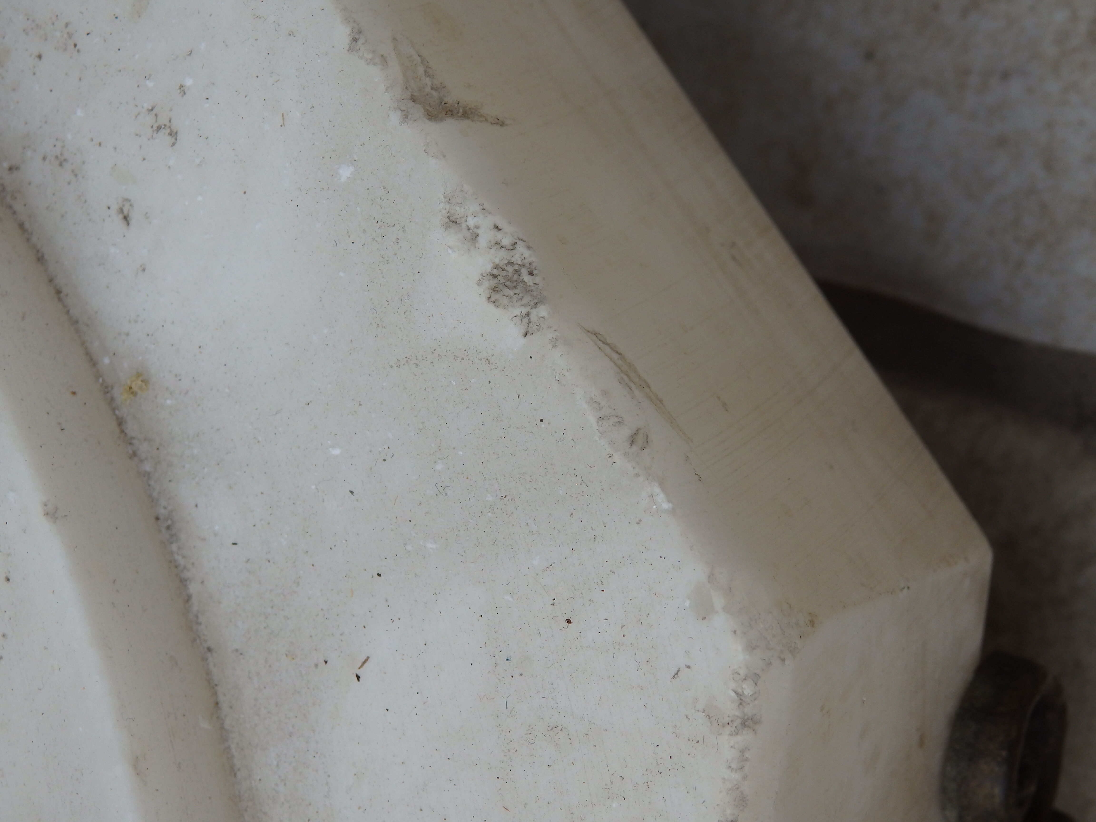 Antique luminous alabaster and bronze column